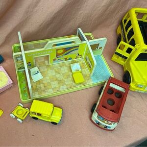 Vintage Fisher Price Little People School House/School Bus Bundle